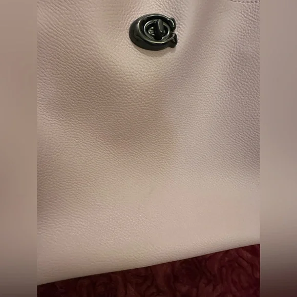 Elegant Lavender Coach Leather Shoulder Bag C2590 - Picture 6 of 11